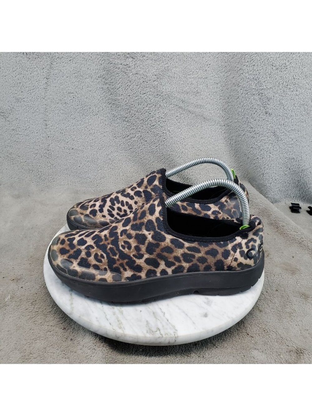 Oofos Shoes Womens Size 8.5 OOmg eeZee Brown Cheetah Print Slip Ons *Read*